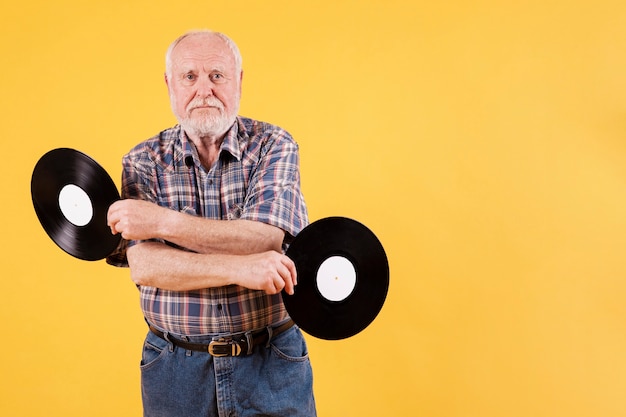 Copia-spazio giocoso senior con dischi musicali