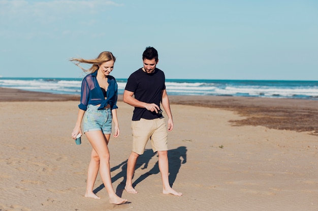 Coppia, camminare, spiaggia