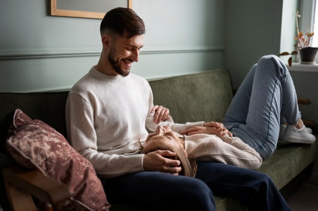 Coppia che si gode i suoi momenti di intimità