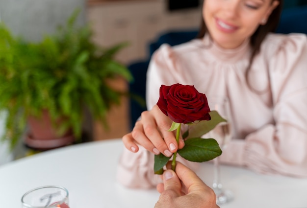 Coppia che si gode la festa di San Valentino