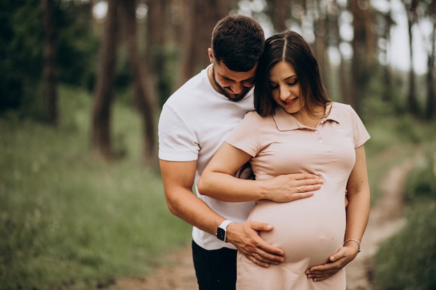 Coppia incinta, in attesa di un bambino