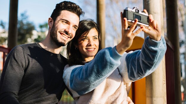 Coppia, presa, uno, selfie