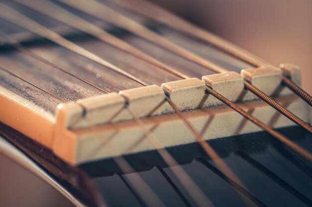 Corde su una ripresa a macroistruzione di chitarra acustica classica