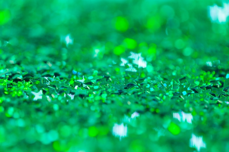 Foto gratuito coriandoli verdi close-up