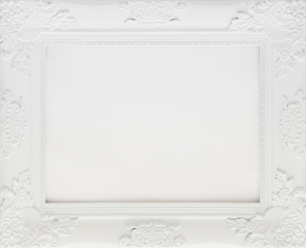 Cornice bianca minimalista con spazio vuoto