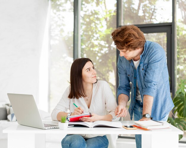 Corsi di insegnamento per tutor maschili da casa