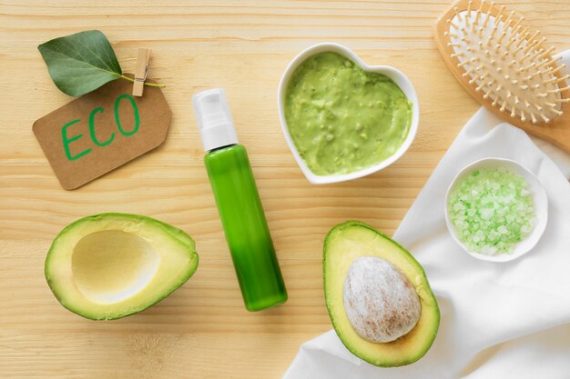 Cosmetici naturali di crema di avocado spa