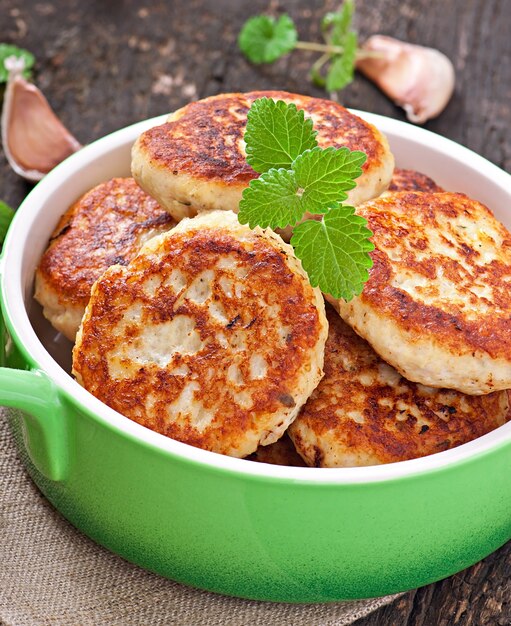 cotolette di pollo con mela e menta