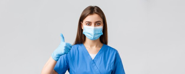 Covid che previene la salute dei virus operatori sanitari e concetto di quarantena donna solidale sicura