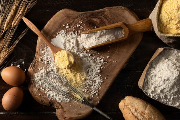 Cucchiaio per ingredienti pieni di farina