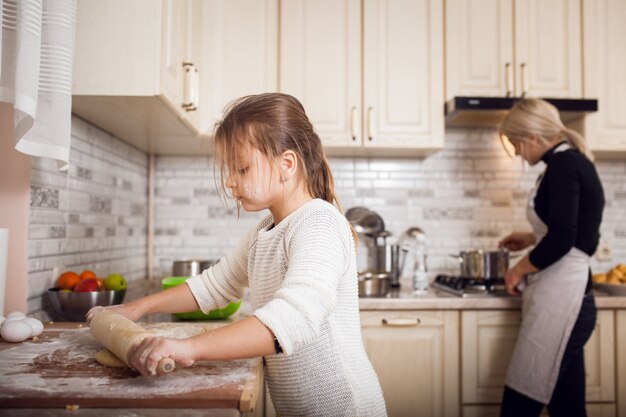 Cucina a base di cottura a casa cucina madre