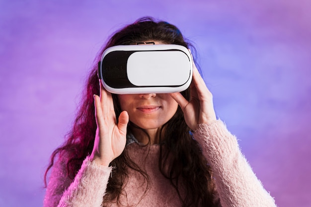 Cuffie e cuffie per realtà virtuale di nuova tecnologia