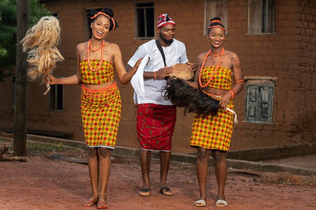 Cultura locale con ballerini nigeriani