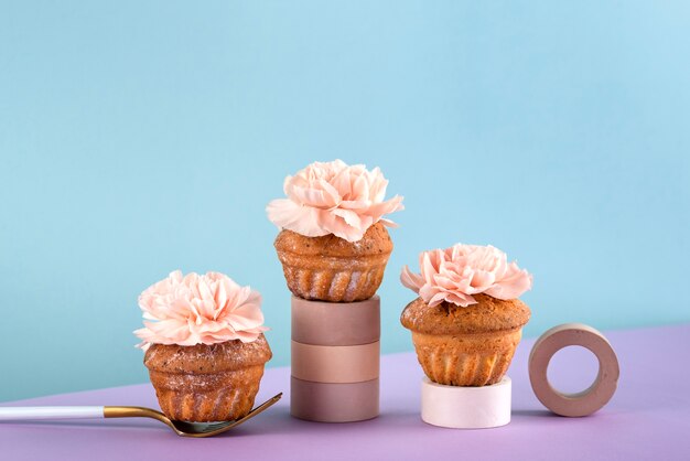 Cupcakes ecologici con composizione floreale