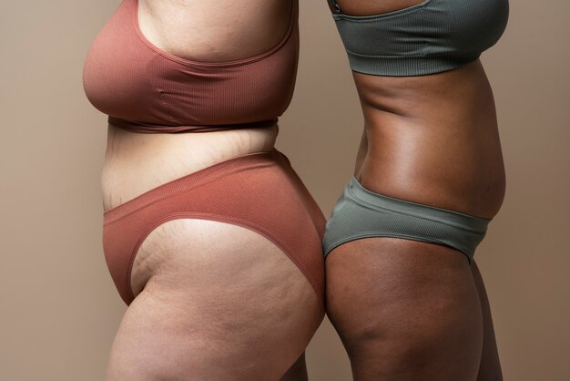 Da vicino donne con corpi bellissimi
