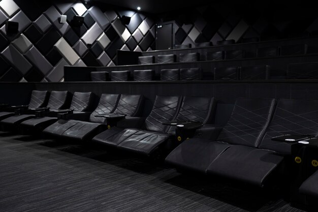 Dark vip cinema studio ancora in vita