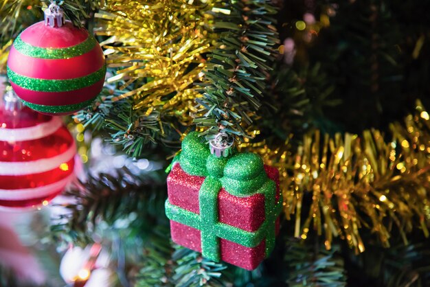 Decorazione dell&#39;albero di Natale - nuovo anno Concetto di celebrazione di Natale