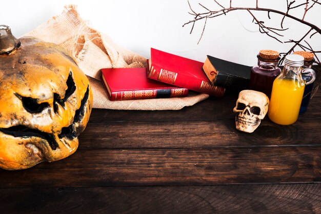 Decorazione di Halloween sulla scrivania