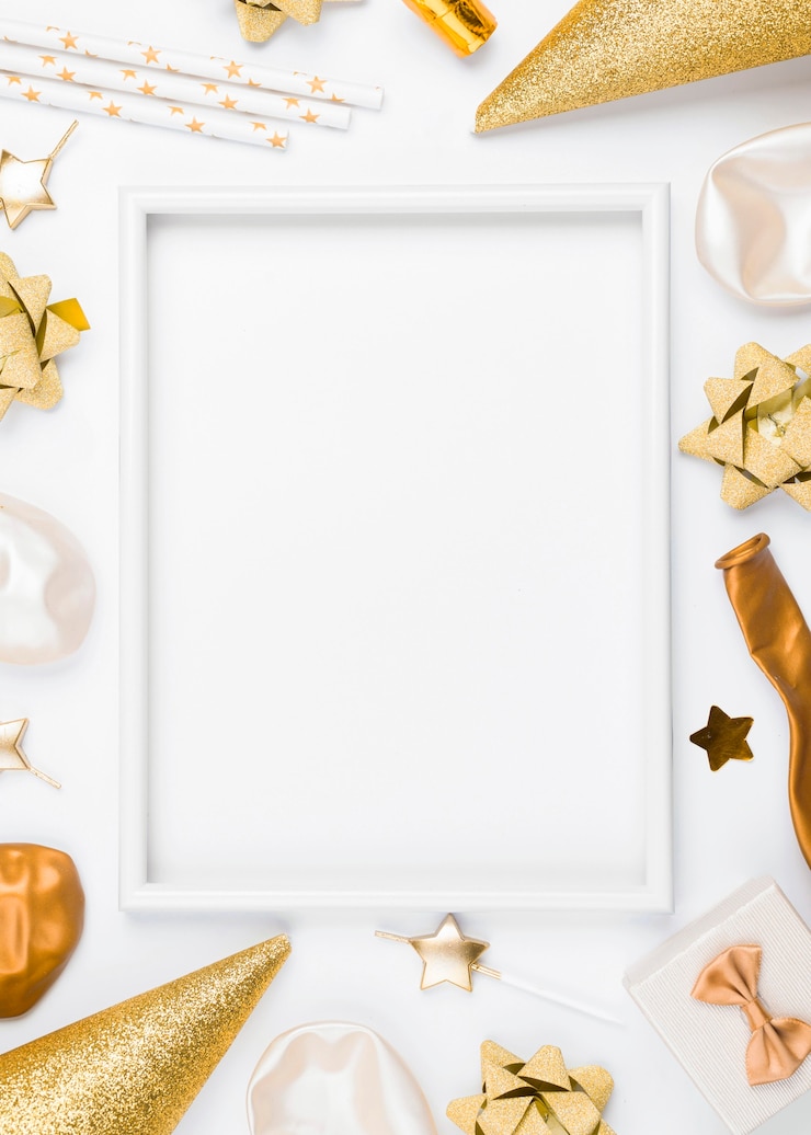 Foto gratuito decorazioni di compleanno con sfondo bianco