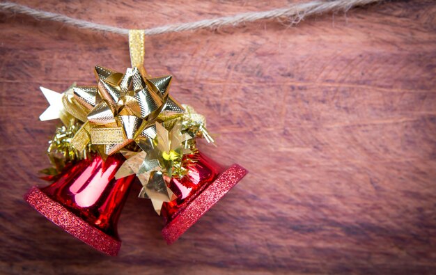 Decorazioni di Natale su fondo in legno