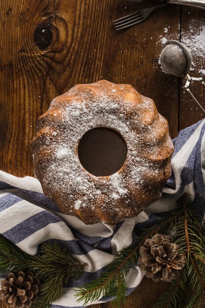 Decorazioni per torte e pigne fatte in casa