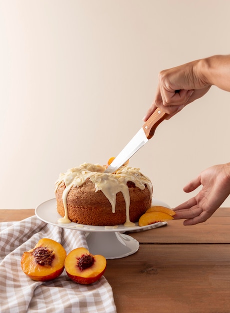 Deliziosa ciambella con arrangiamento di arance