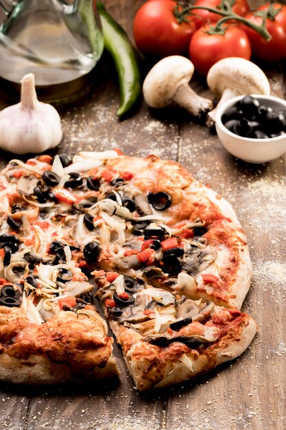 Deliziosa pizza con verdure