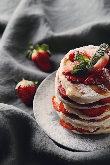 Deliziose frittelle con fragole