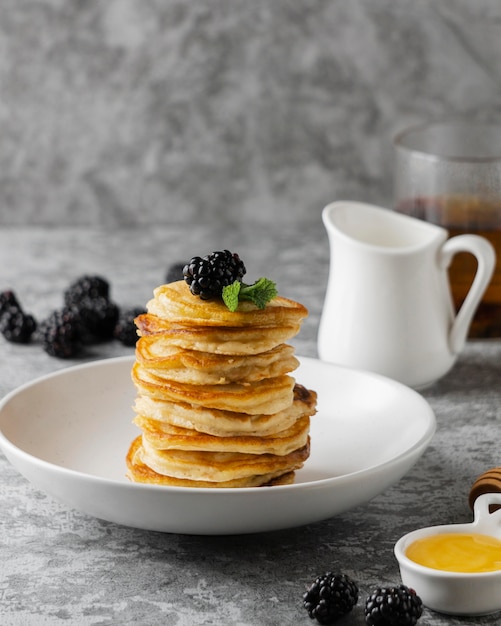 Deliziose frittelle con mora