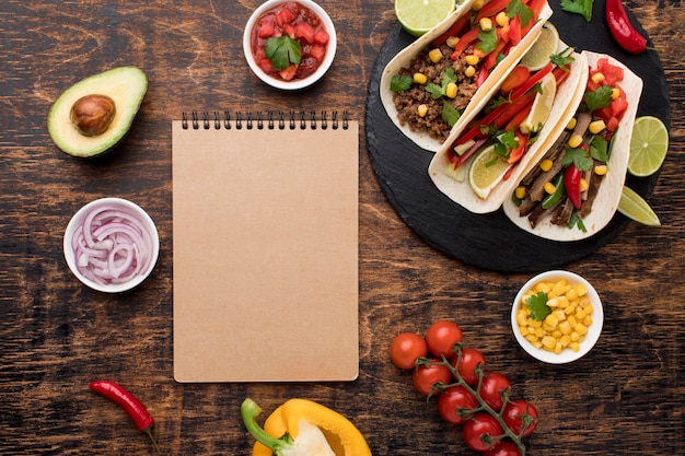 Deliziose tortillas con carne e verdure