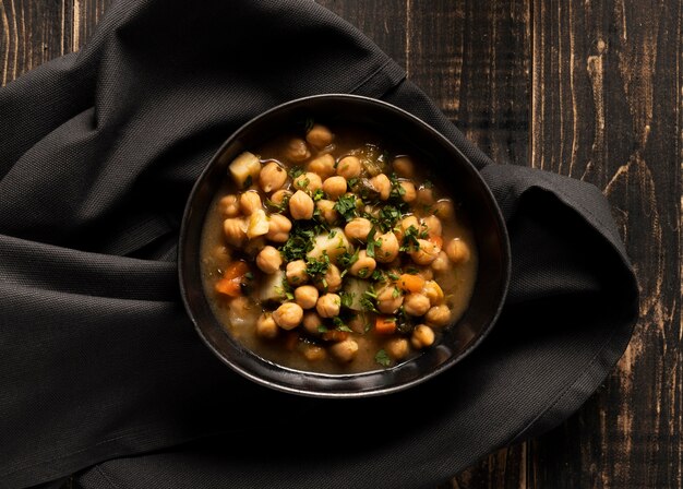 Deliziosi fagioli cotti in una ciotola