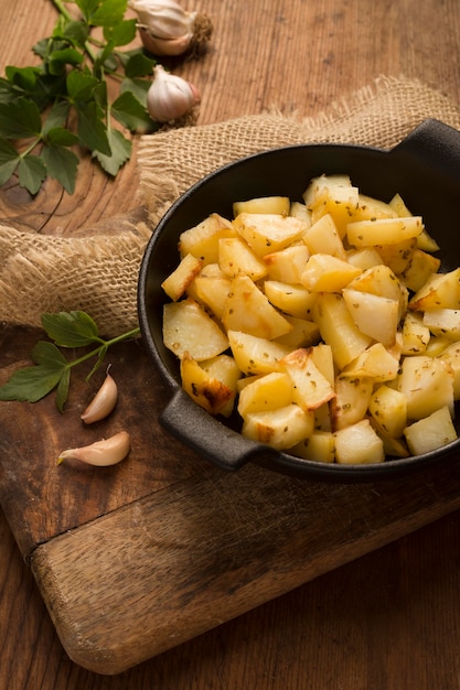 Delizioso angolo di ciotola di patate