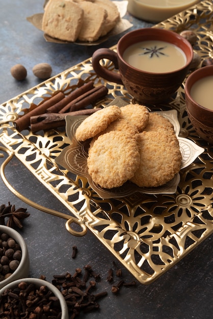 Dessert e bevande indiani tradizionali di vista superiore