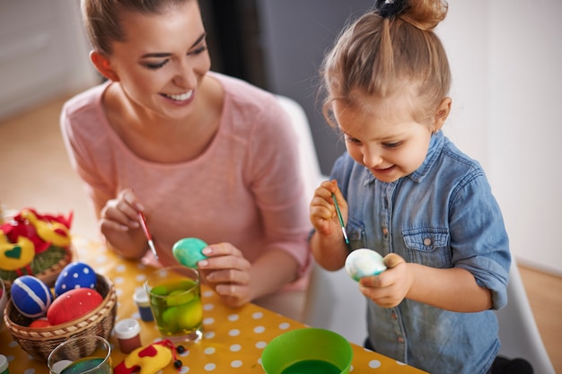 Dipingere le uova di Pasqua è la nostra tradizione