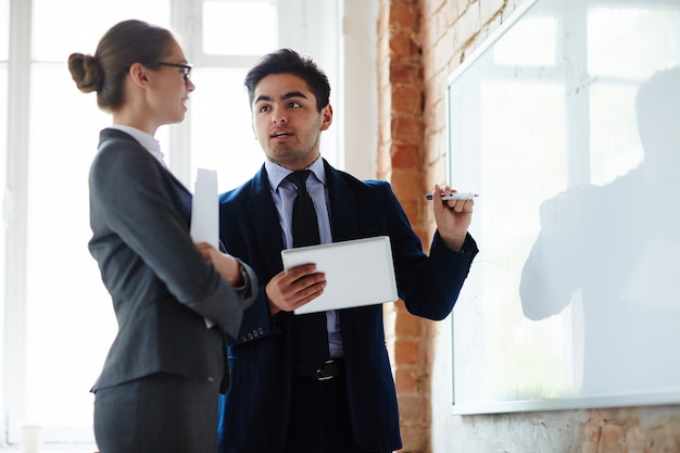 Discussione sulla lavagna