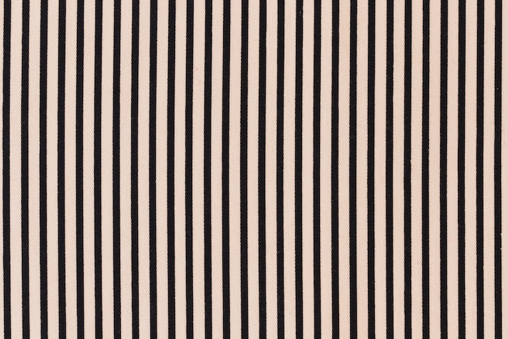 Foto gratuito disegno a strisce nere su sfondo crema