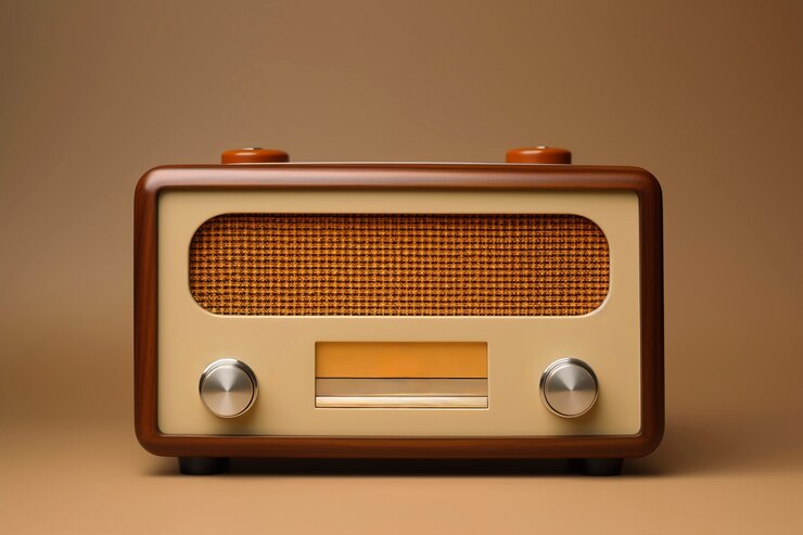 Foto gratuito dispositivo radio elettronico retro marrone