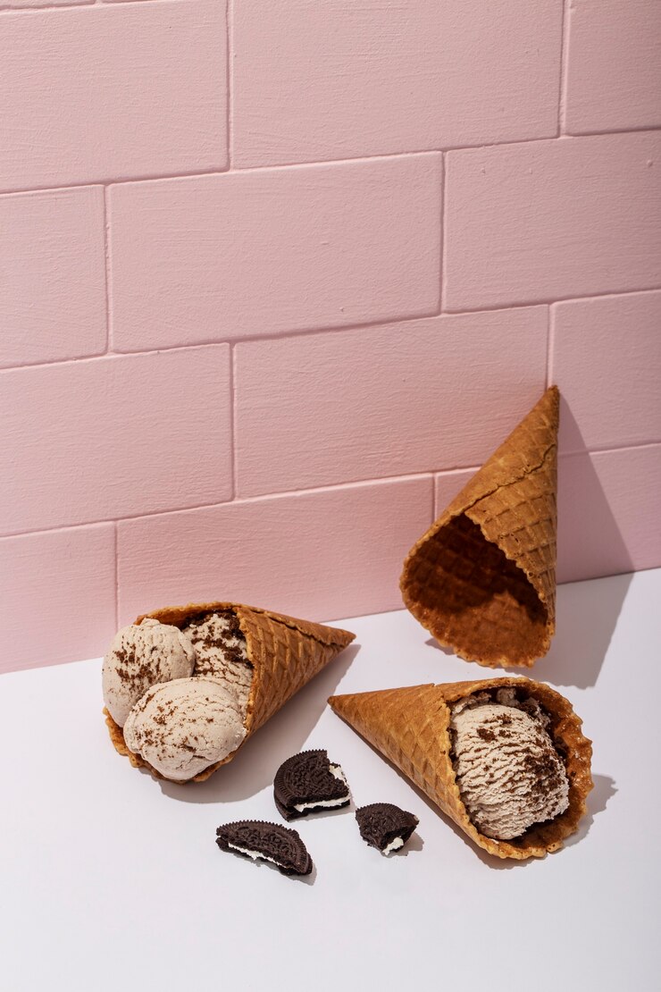 Foto gratuito disposizione biscotti e gelato