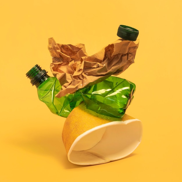 Disposizione degli elementi in plastica non ecologica