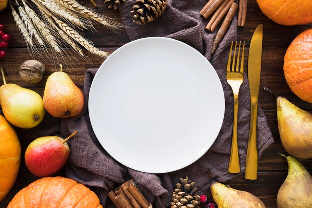Disposizione del cibo delizioso vista dall'alto