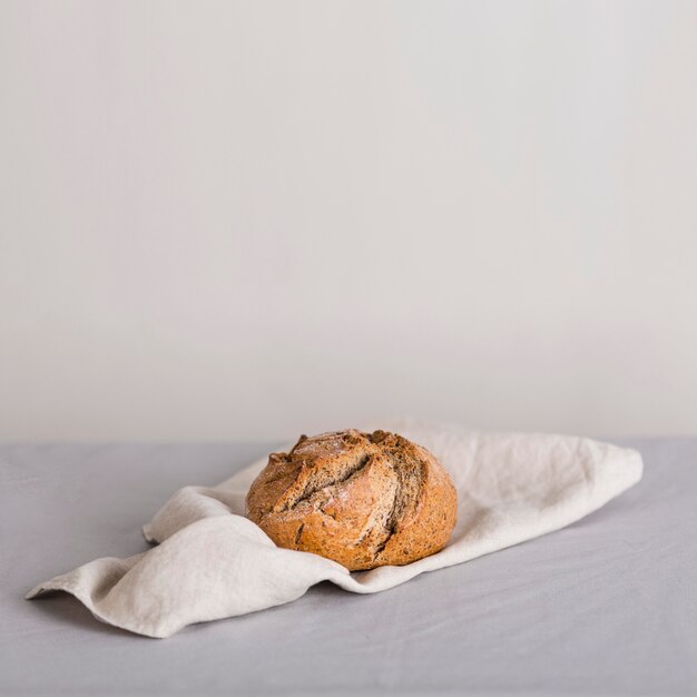 Disposizione del pane sul panno