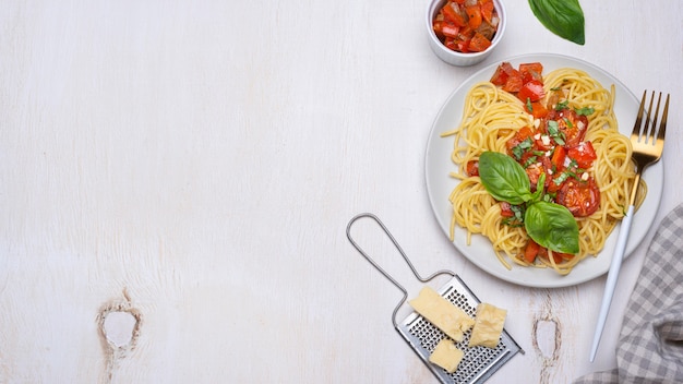 Disposizione del pasto di cibo locale piatto con spazio di copia