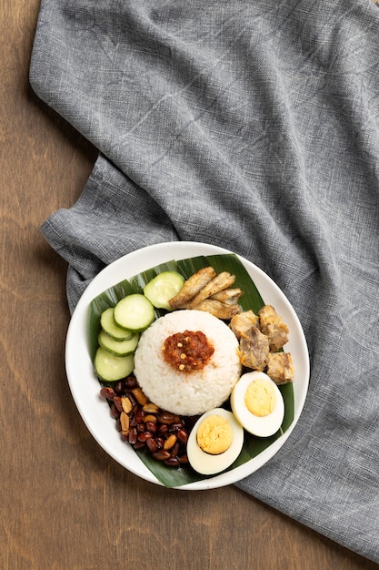 Disposizione del pasto tradizionale nasi lemak