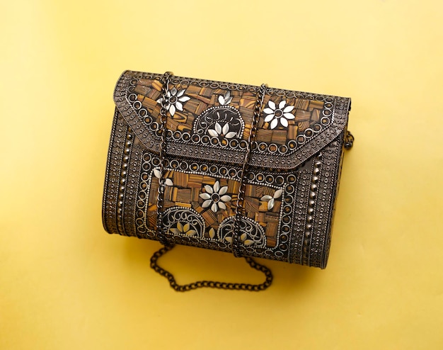 Disposizione della borsa a mano antica con posto per il testo Banner mockup di sfondo gioielli Accessori moda