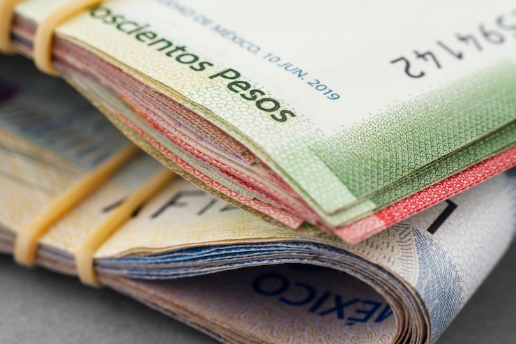 Foto gratuito disposizione delle banconote messicane