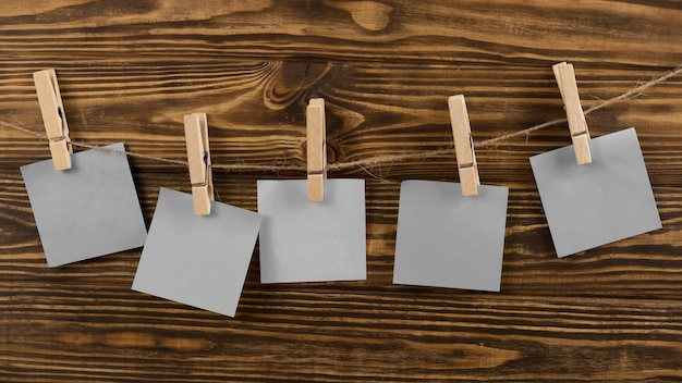Disposizione delle note appiccicose vuote
