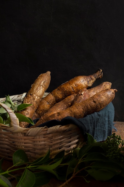 Disposizione di radici di manioca nutrienti