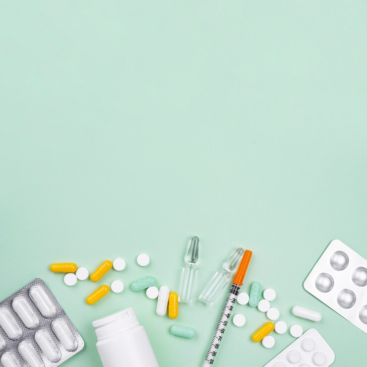 Foto gratuito disposizione di vista superiore sullo scrittorio medico con lo spazio della copia