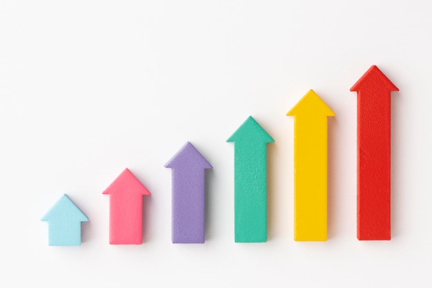 Disposizione piatta della presentazione delle statistiche con grafico e frecce