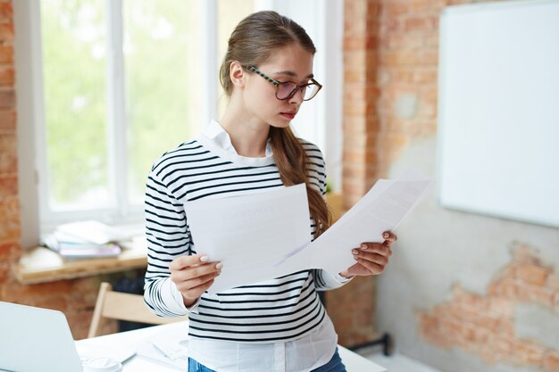 Documenti di lettura ragazza